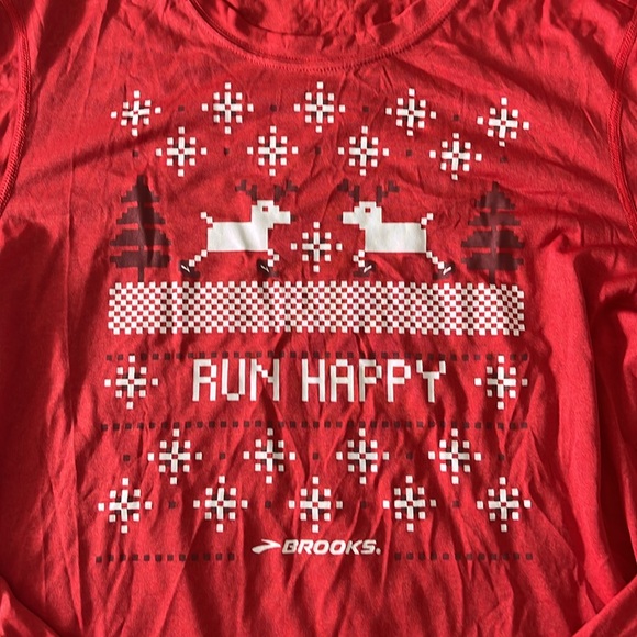 Brooks Equilibrium Shirt NWOT - Picture 2 of 6